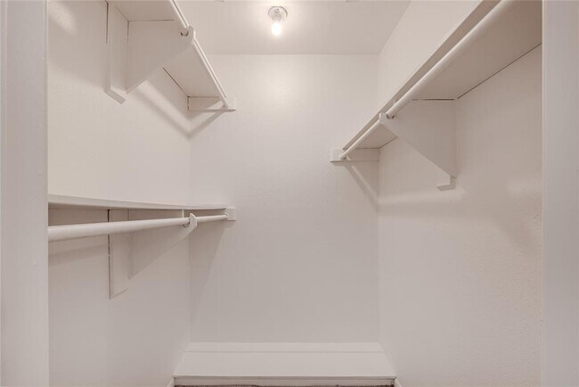 Foto del edificio - 1803 Country Village Blvd