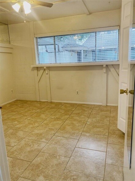 Foto del edificio - 5670 Birchmont Dr
