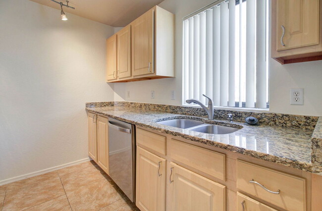 Foto del edificio - 1287 N Alma School Rd