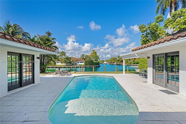 Foto del edificio - 524 Oleander Dr