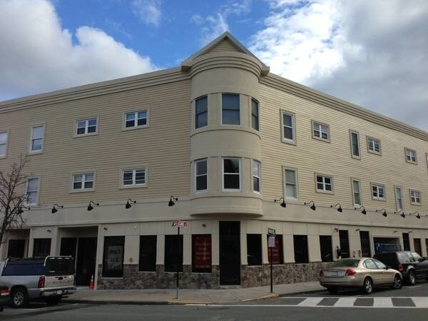Building - 4 Pleasant St