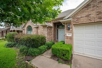 Building Photo - 19914 Sagebrush Cove