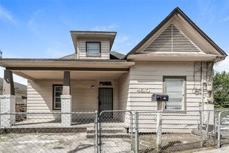 Building Photo - 4610 Schroeder St
