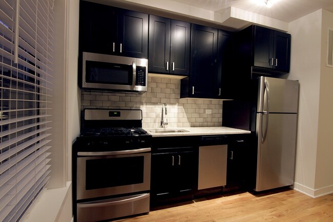 Foto del edificio - 2224 W Eastwood Ave