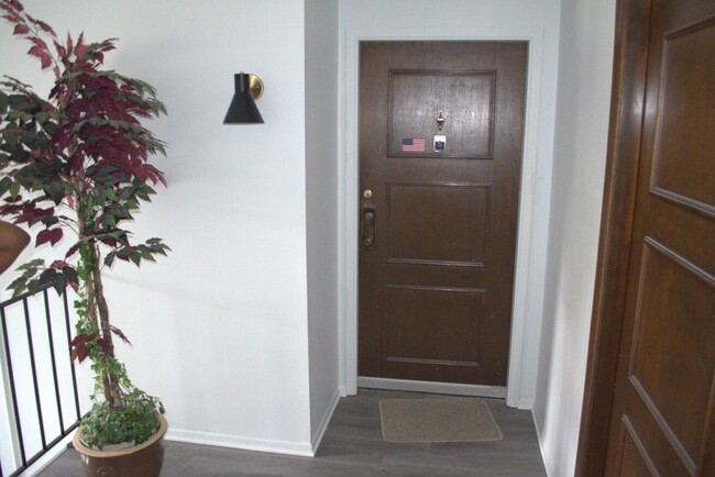 Building Photo - 30831 Hunters Dr