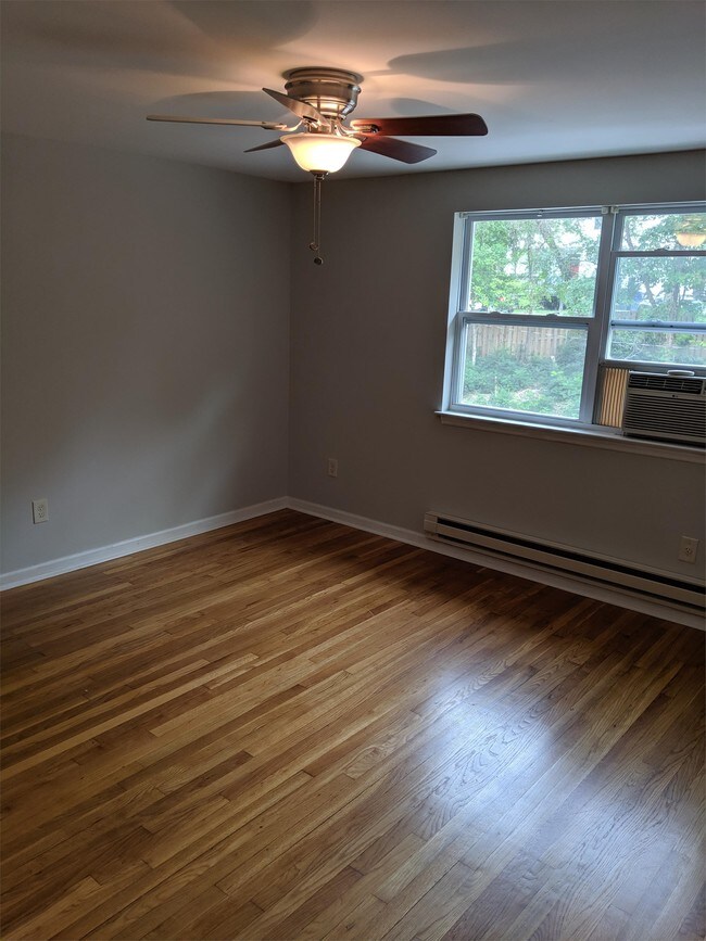 Building Photo - 800 Pritchard Ave Ext