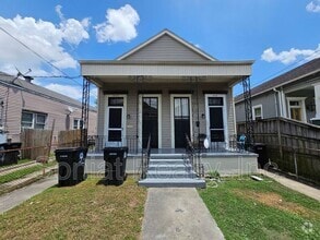 Building Photo - 422 S Salcedo St