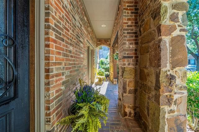 Foto del edificio - 1364 Aubrey Ln