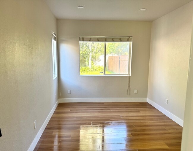 Building Photo - 1158 Solomon Ct