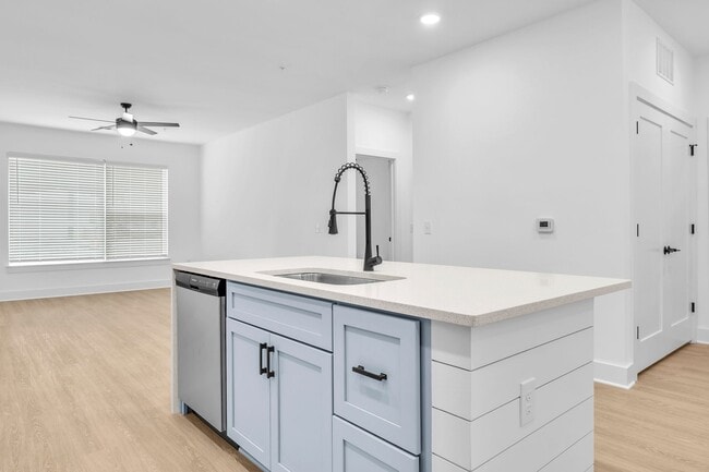 Building Photo - Ethos 622