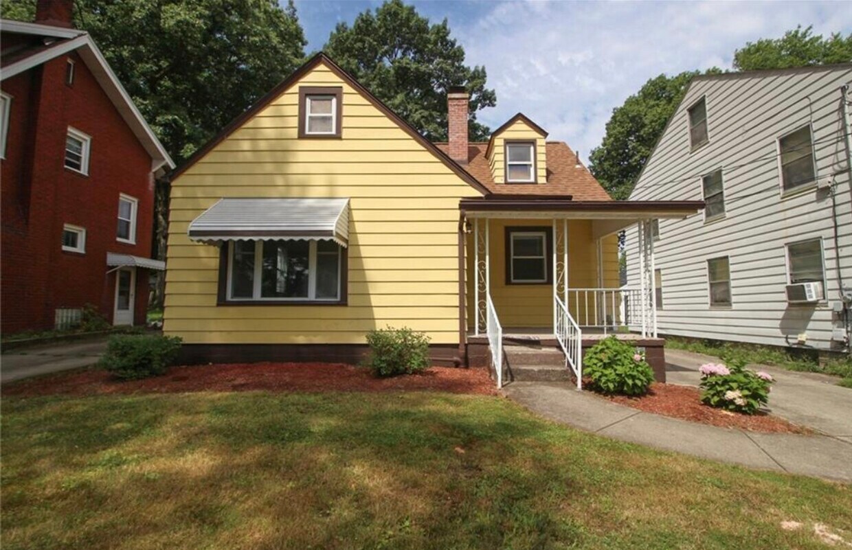 120 S Main St, Youngstown, OH 44515 House Rental in Youngstown, OH