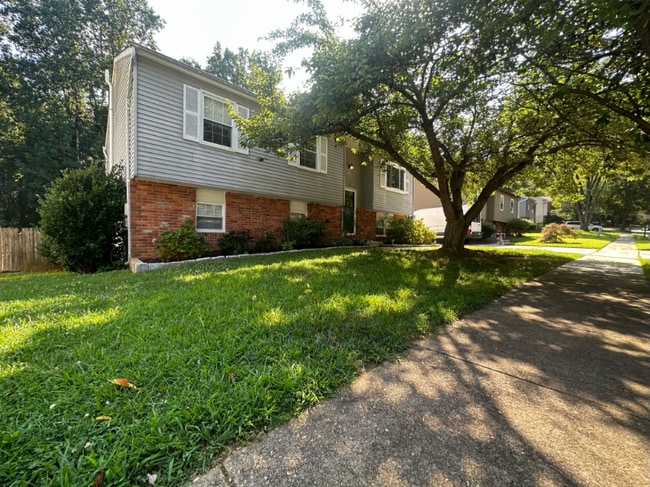 Photo - 253 Overleaf Dr House