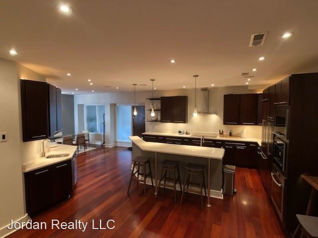 Primary Photo - 2 br, 2.5 bath House - 182 East Bay Street...