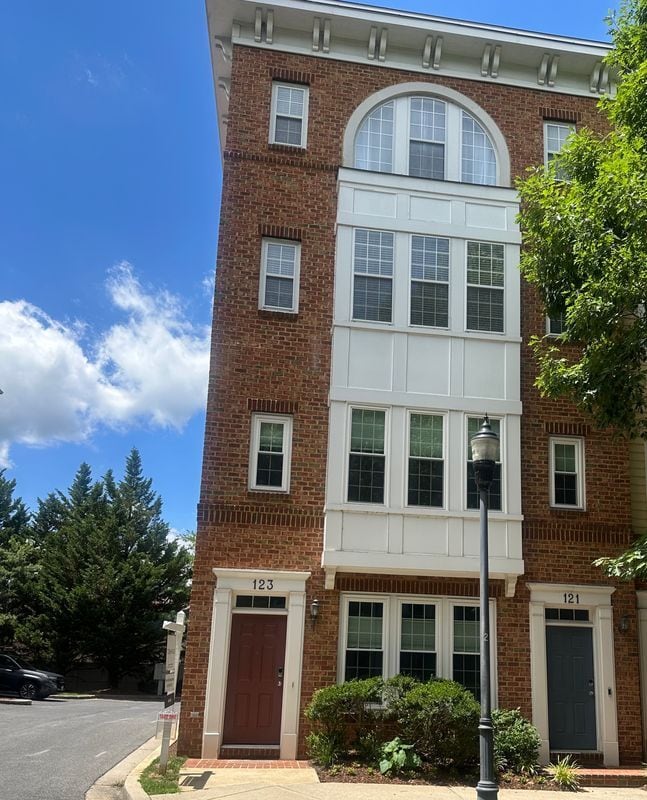 Building Photo - 123 Bucksfield Rd