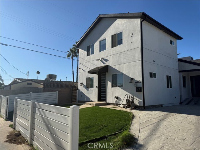 Foto del edificio - 9585 Woodale Ave