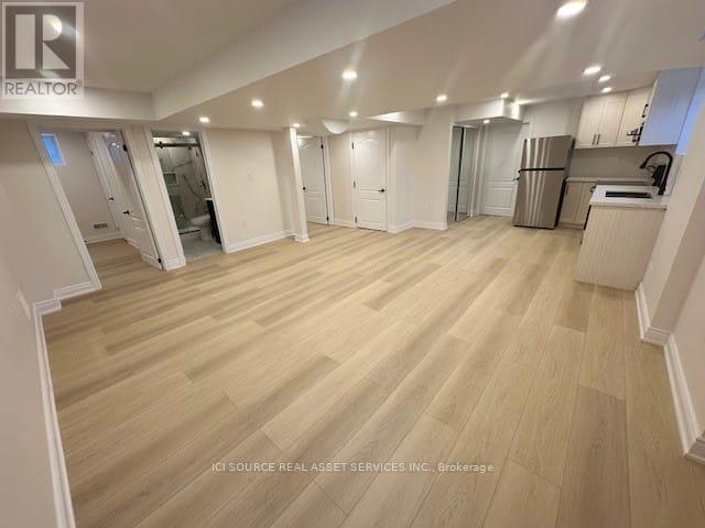 Building Photo - 198 Camellia Cres