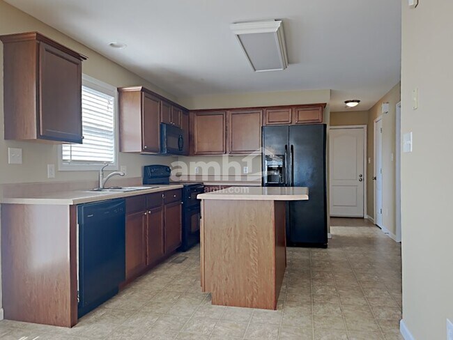 Foto del edificio - 5006 Horsestall Dr
