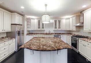 Interior Photo - Pinnacle on Meridian