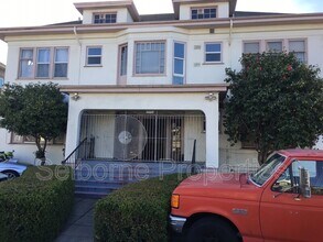 Building Photo - 747 54th St