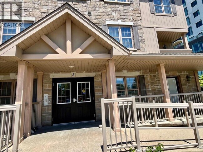 Photo du bâtiment - 1460 Highland Rd W