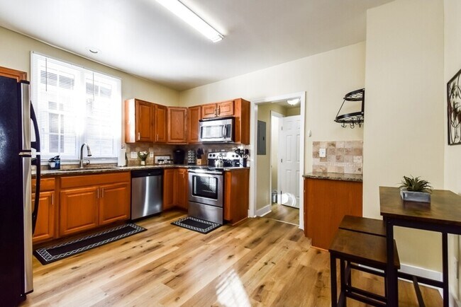 Foto del edificio - 951 Violet St SE