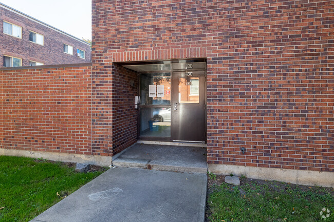 Building Photo - Habitations Place Hillside