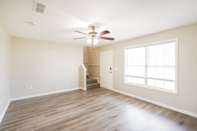 Foto del edificio - 1476 Priestshore Bay