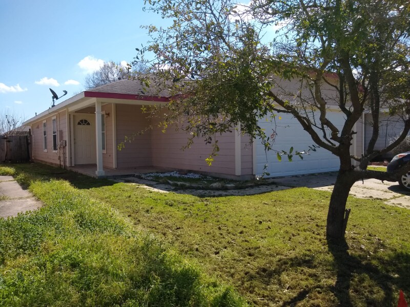 Foto principal - 3205 Crownover St