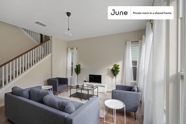 Building Photo - Room in Shared 5 bed/2.5 bath home