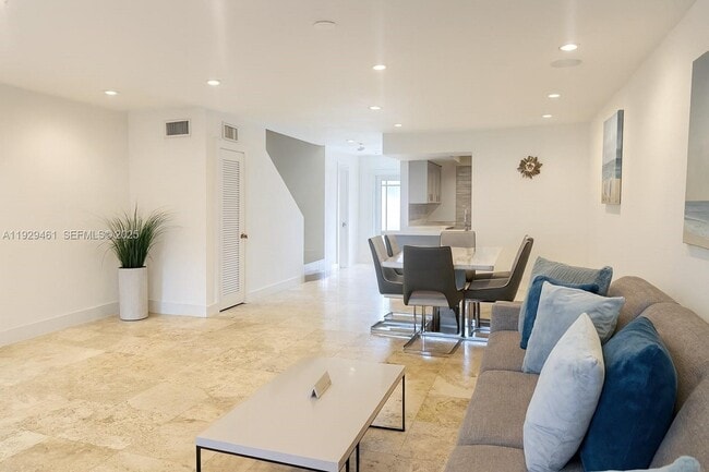 Foto del edificio - 1987 NE 123rd St