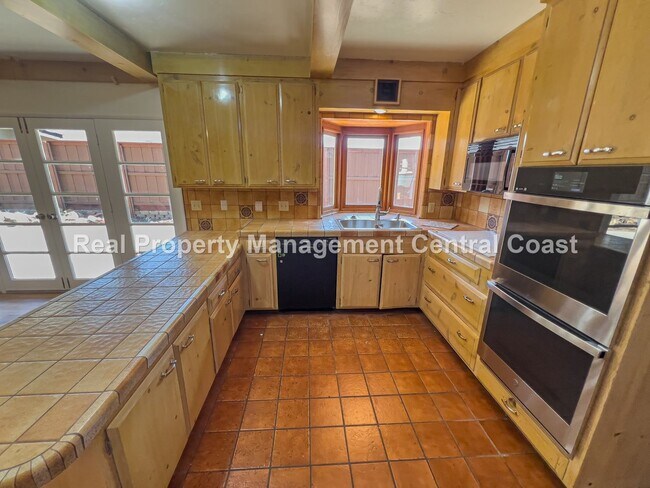 Building Photo - LEASE PENDING - Arroyo Grande Home - 4 Bed...