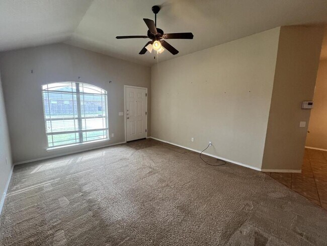 Foto del edificio - 4205 Cambridge Dr