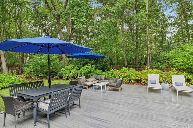 Foto del edificio - 2723 Deerfield Rd