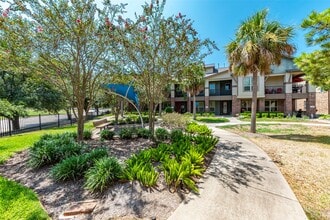 Building Photo - 403 Marina View Dr