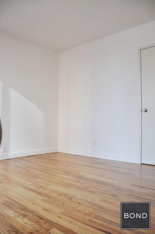 Foto del edificio - 402 E 83rd St