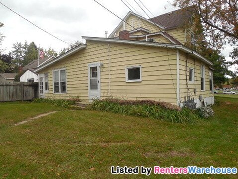 Building Photo - 4445 Lincoln Ave