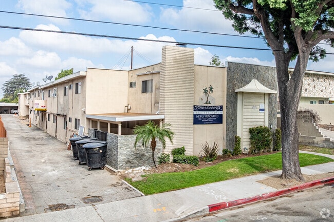 Alternar - 5447 Norwalk Blvd