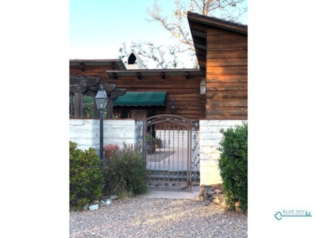 Foto del edificio - Charming Rustic Home