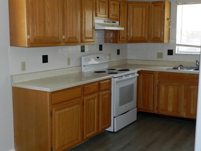 Building Photo - 26160 Rambling Ln