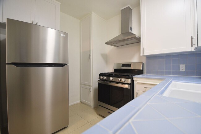 Foto del edificio - 14830 Dickens St