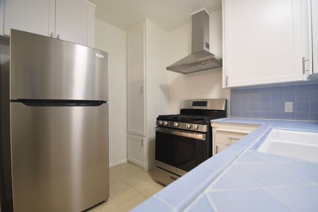 Building Photo - 14830 Dickens St
