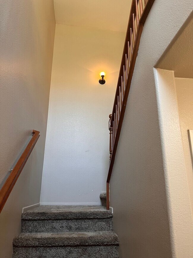 Foto del edificio - 2BD/2BA Condo - Iris Ave.