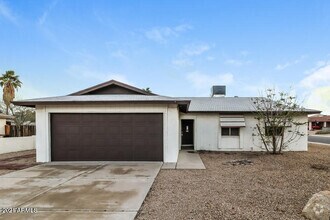 Building Photo - 10003 N 87th Dr