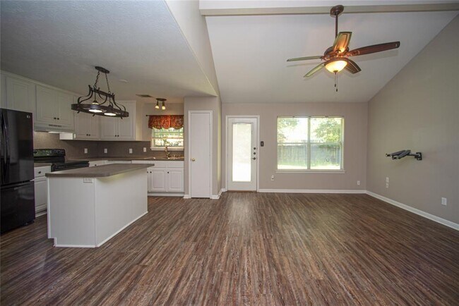 Building Photo - 16384 Sun View Ln