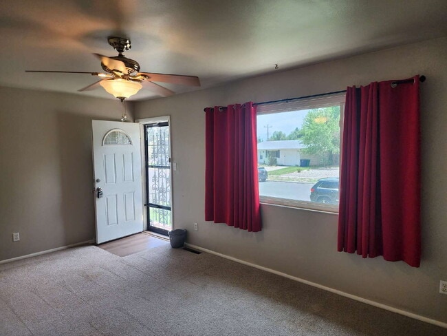 Building Photo - "Charming 4-Bed Home with 1.75 Baths in Co...