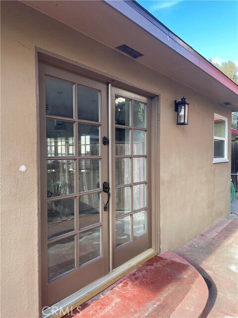 Foto del edificio - 336 Bluebird Canyon Dr