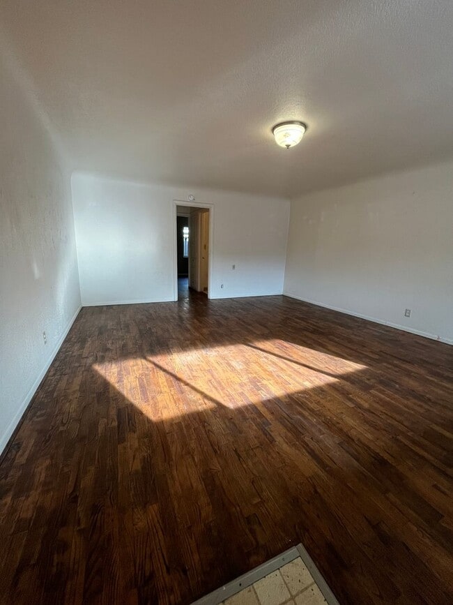 Building Photo - 1-Bedroom 1-Bathroom apartment in Whitaker