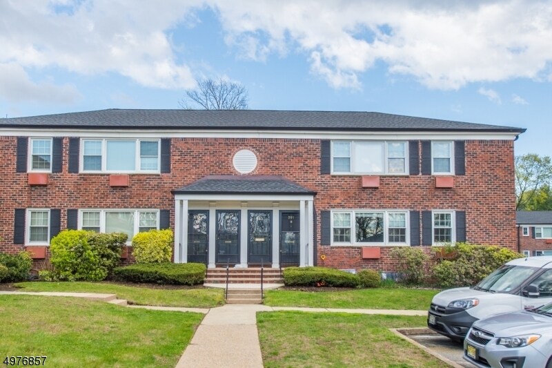 Primary Photo - 501 Pitney Pl