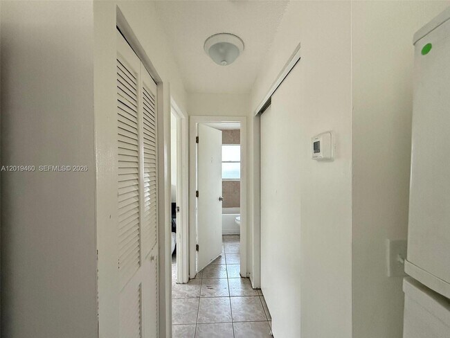 Building Photo - 1604 Cypress Dr