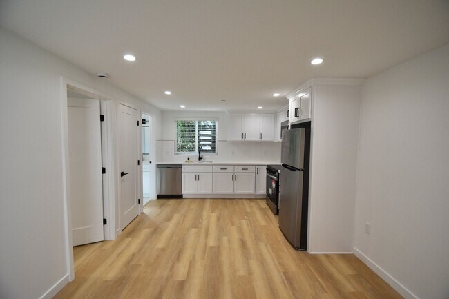 Foto del edificio - 14830 Dickens St